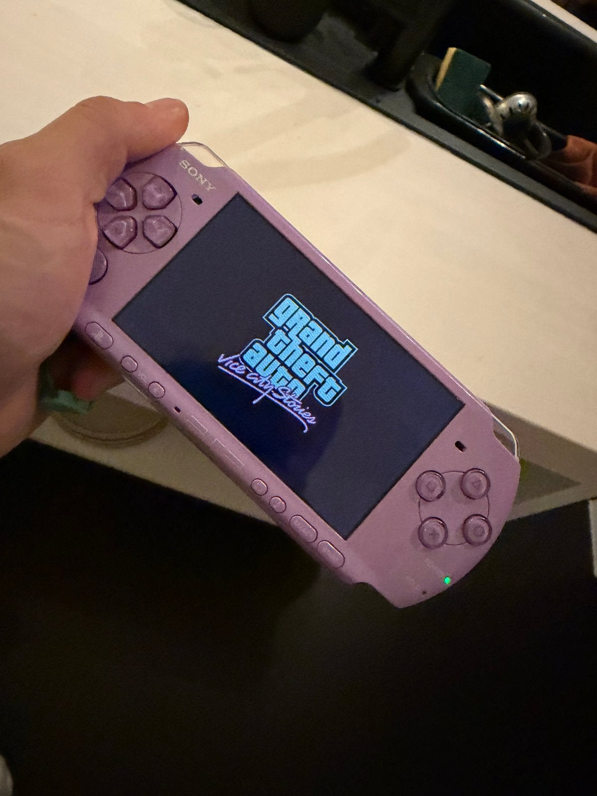 Sony PSP-3004 Lilac + 3 games, Games en Spelcomputers, Ophalen, Met games, Overige modellen, Overige kleuren