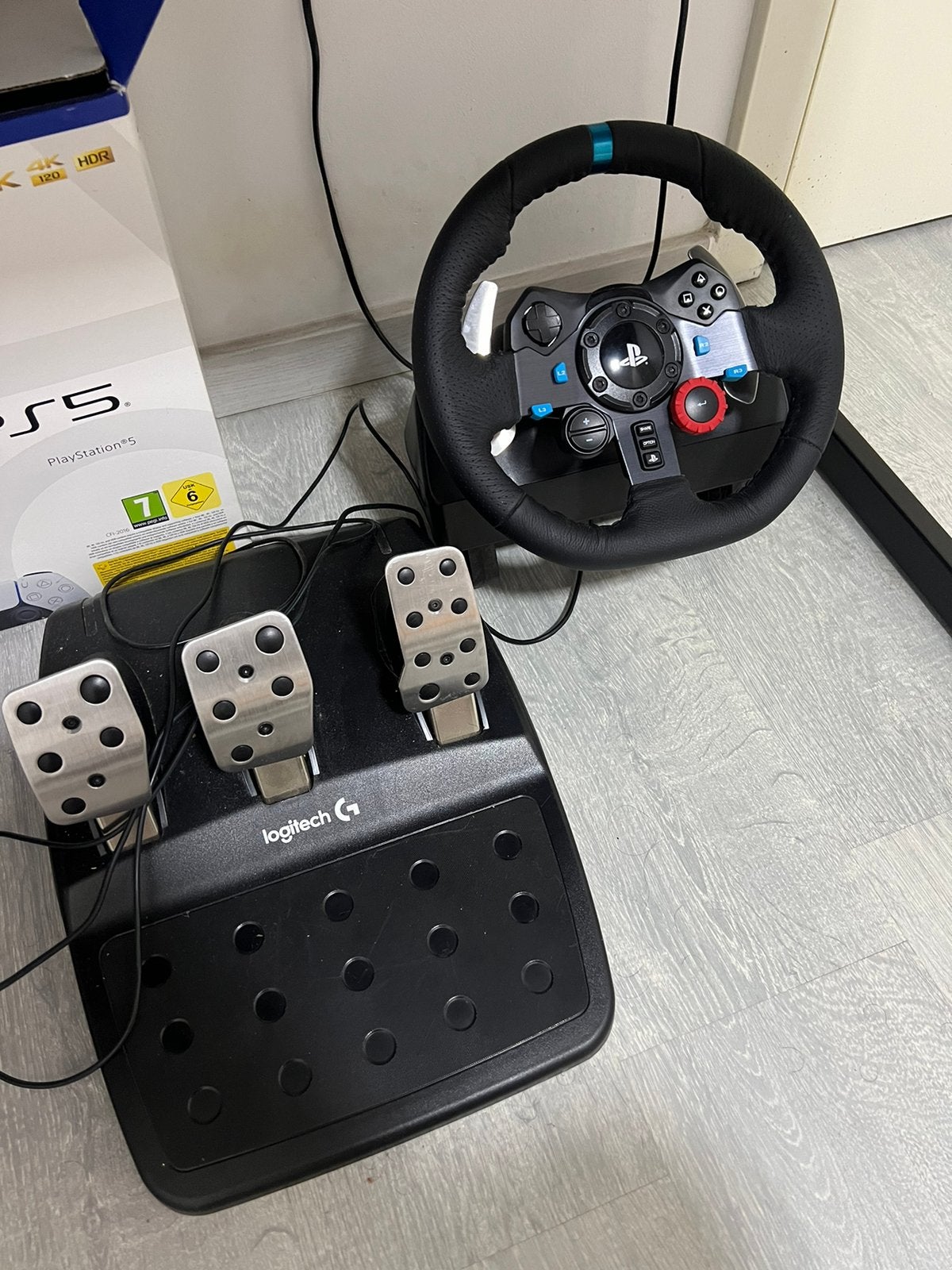 Ps4 logitech stuur (kapot), Games en Spelcomputers, Ophalen, Gebruikt