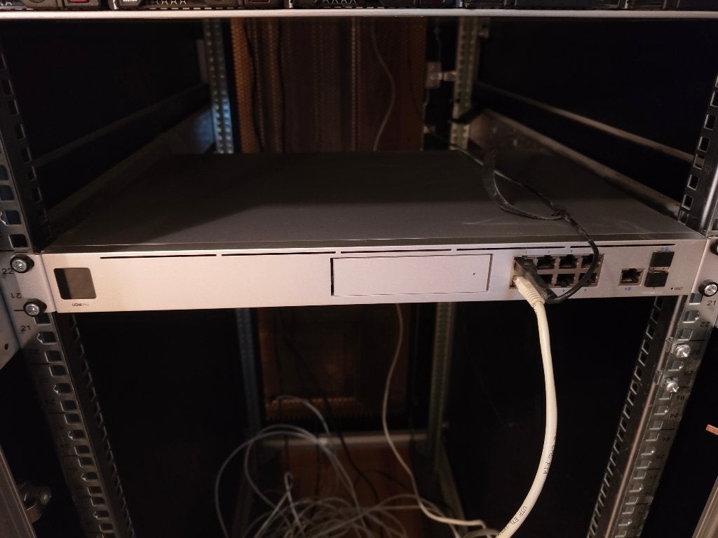 Ubiquiti UniFi Dream Machine Pro - UDM-Pro, Informatique & Logiciels, Enlèvement, Utilisé, Routeur, Unifi