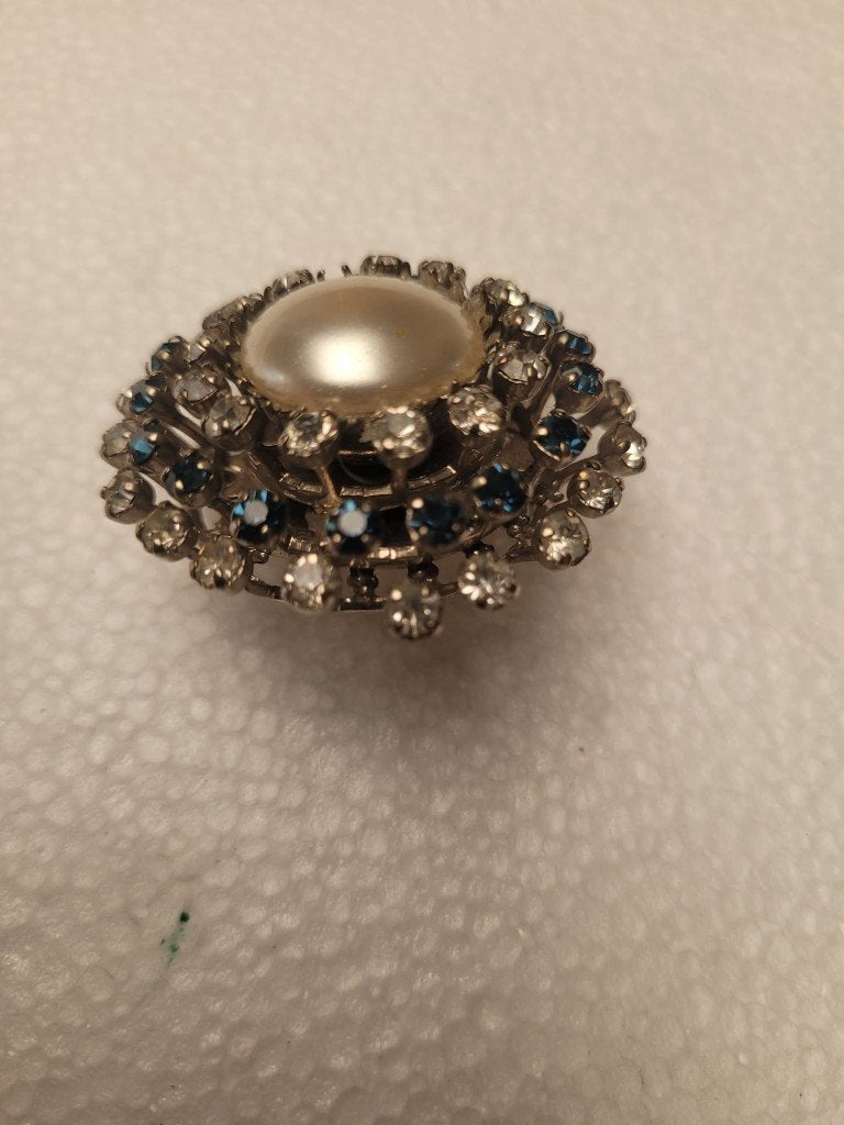 Broche Vintage Années 5060 – Strass Bleus & Perle, Bijoux, Sacs & Beauté, Enlèvement ou Envoi, Utilisé, Bleu