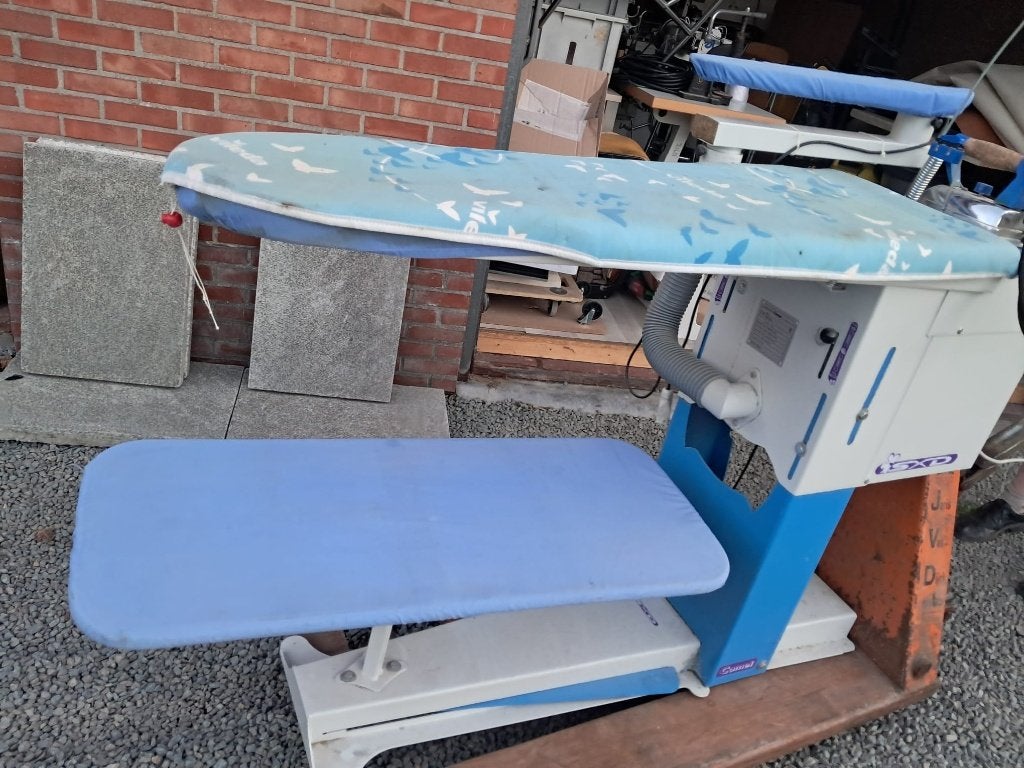Industrieel Strijk Machine met stoomgenerator, Hobby en Vrije tijd, Naaimachines en Toebehoren, Gebruikt, Accessoires, Industrieel