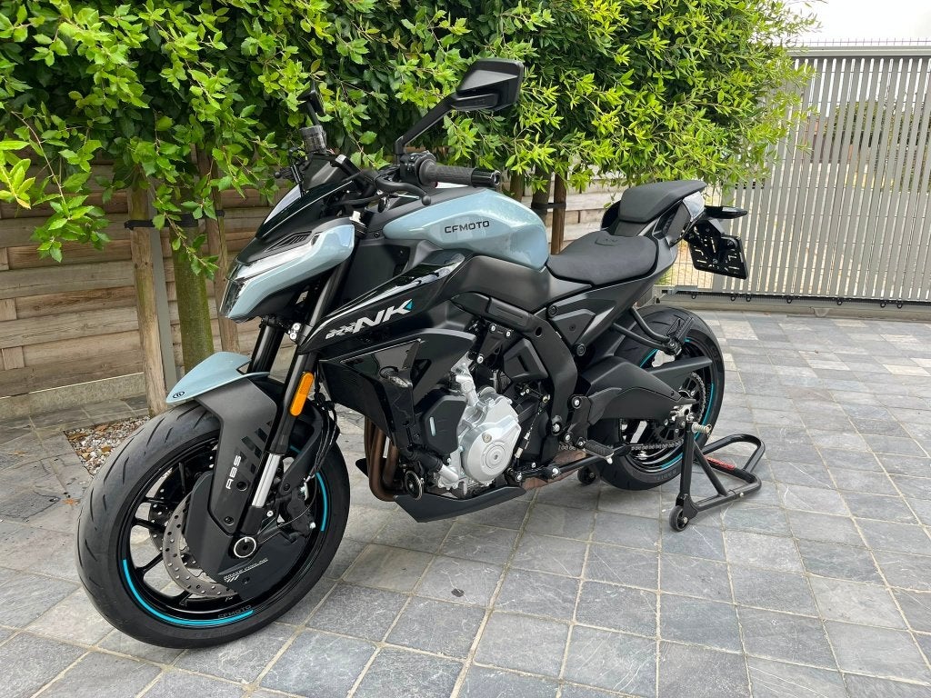 CF moto 675 NK 980km 7/2025 '' als nieuw !!'' tundra grey '', Motoren, Traction Control, Nieuw, Motorrijbewijs A, Bedrijf