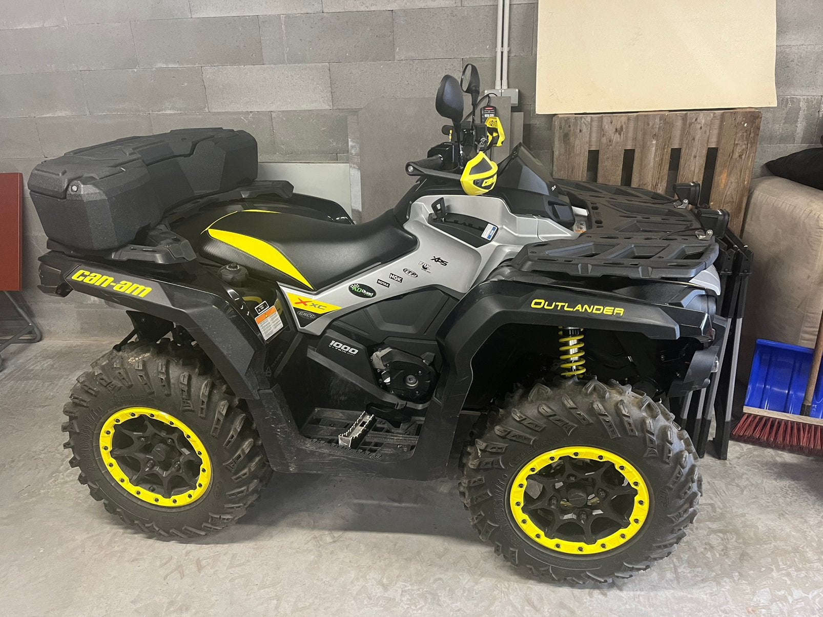Can am Outlander 1000, Motos, Plus de 35 kW, 2 cylindres, 1000 cm³