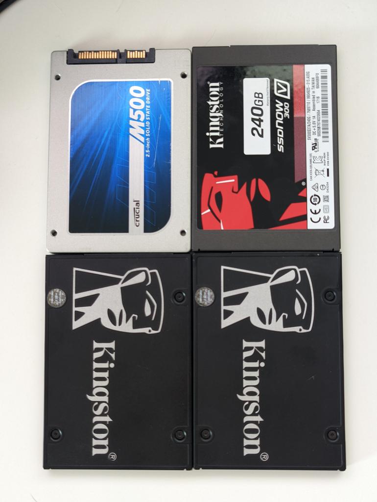 4x SSD 240-256GB - Kingston & Crucial, Informatique & Logiciels, Disques durs, Utilisé, Laptop, Interne, SATA, Enlèvement ou Envoi