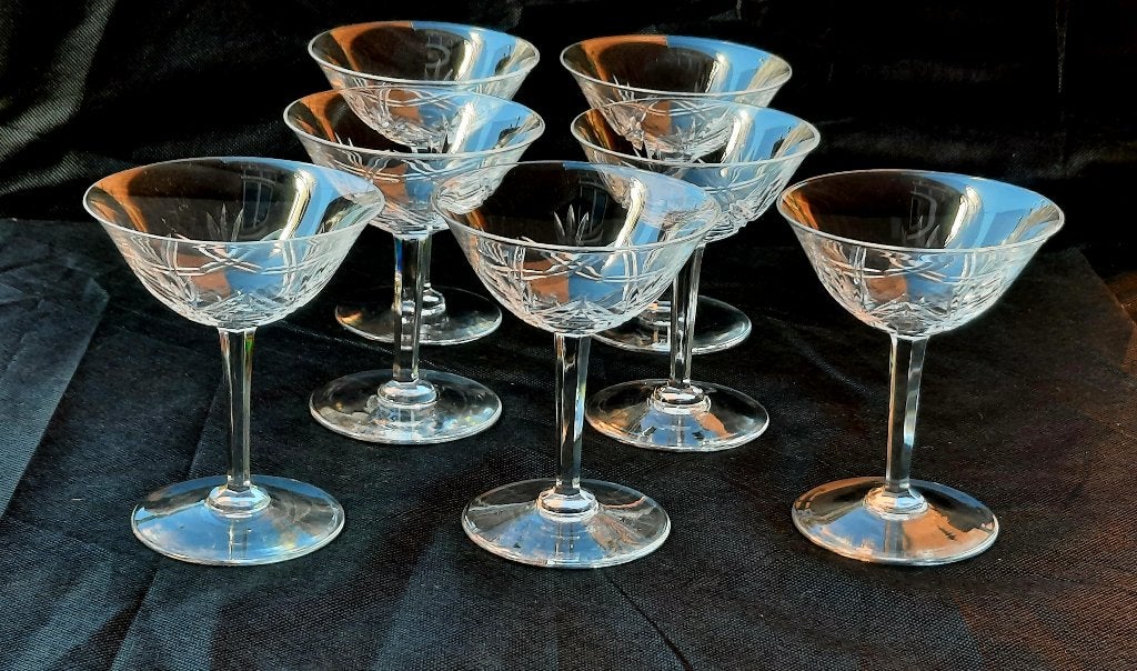 Val St Lambert ,7 coupes en cristal taillé., Antiquités & Art, Antiquités | Verre & Cristal, Enlèvement ou Envoi