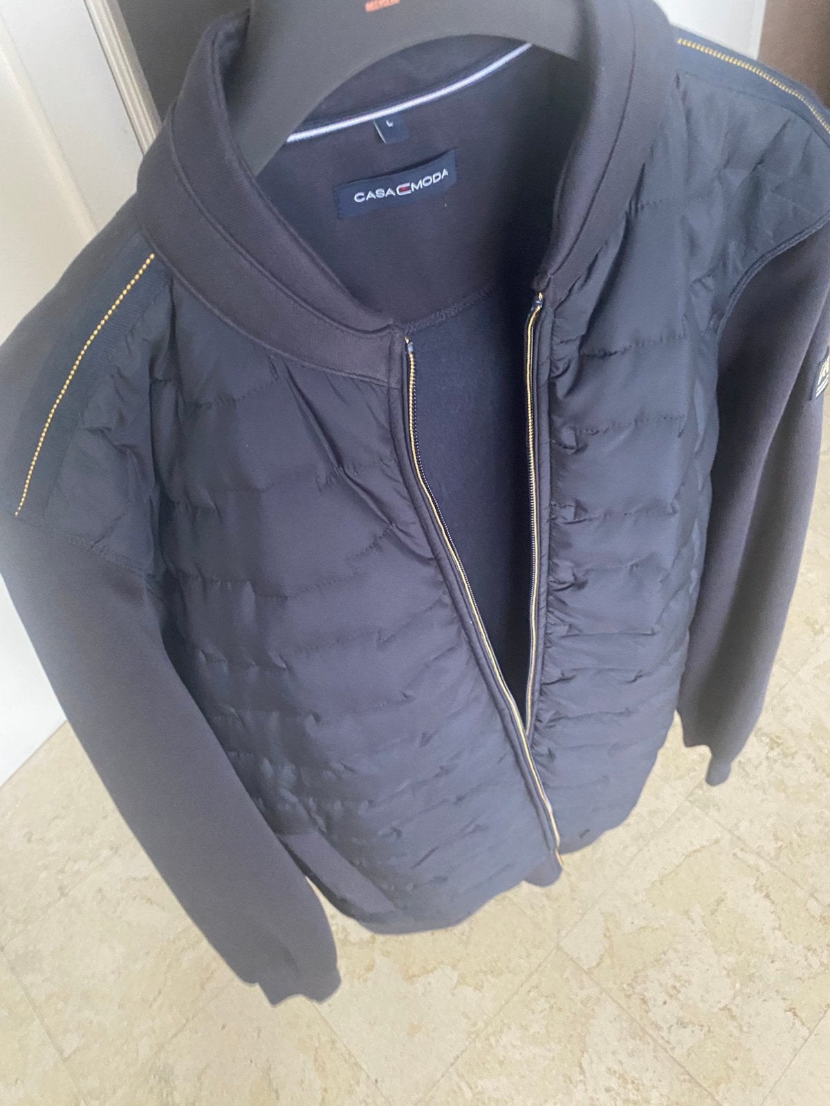 Heren  jas navi donker blauw met accenten, Ophalen of Verzenden, Zo goed als nieuw, Maat 52/54 (L), Blauw