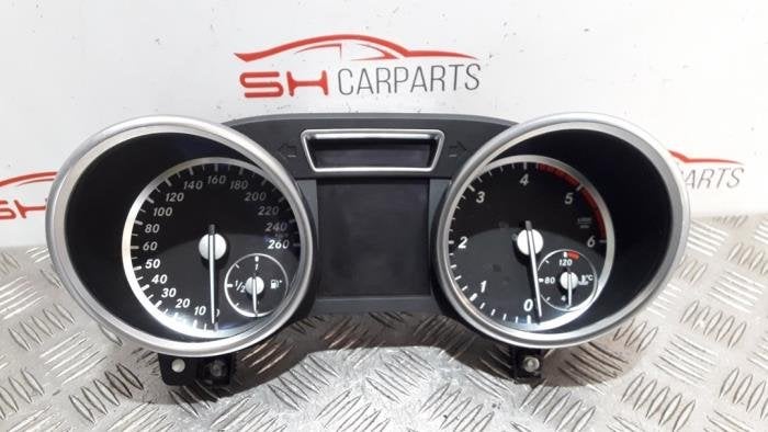Instrument de bord d'un Mercedes ML-Klasse, 3 mois de garantie, Utilisé, -, -