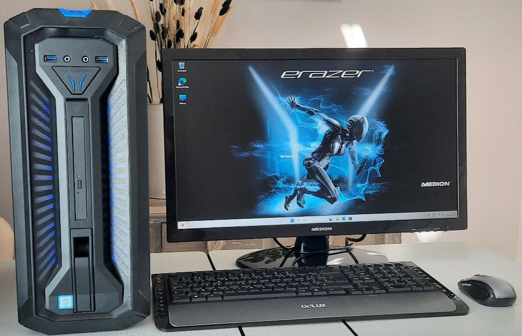 Complete Pc - Win11, 8 GB, Medion, Zo goed als nieuw, 2 TB