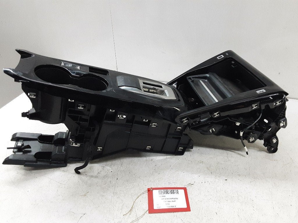 MIDDENCONSOLE Peugeot 2008 (UD / UK / UR / US / UX), Auto-onderdelen, Gebruikt, Mevr. I. Hauben, Rue de l'Espoir 34 34
4030  GRIVEGNÉE, BE