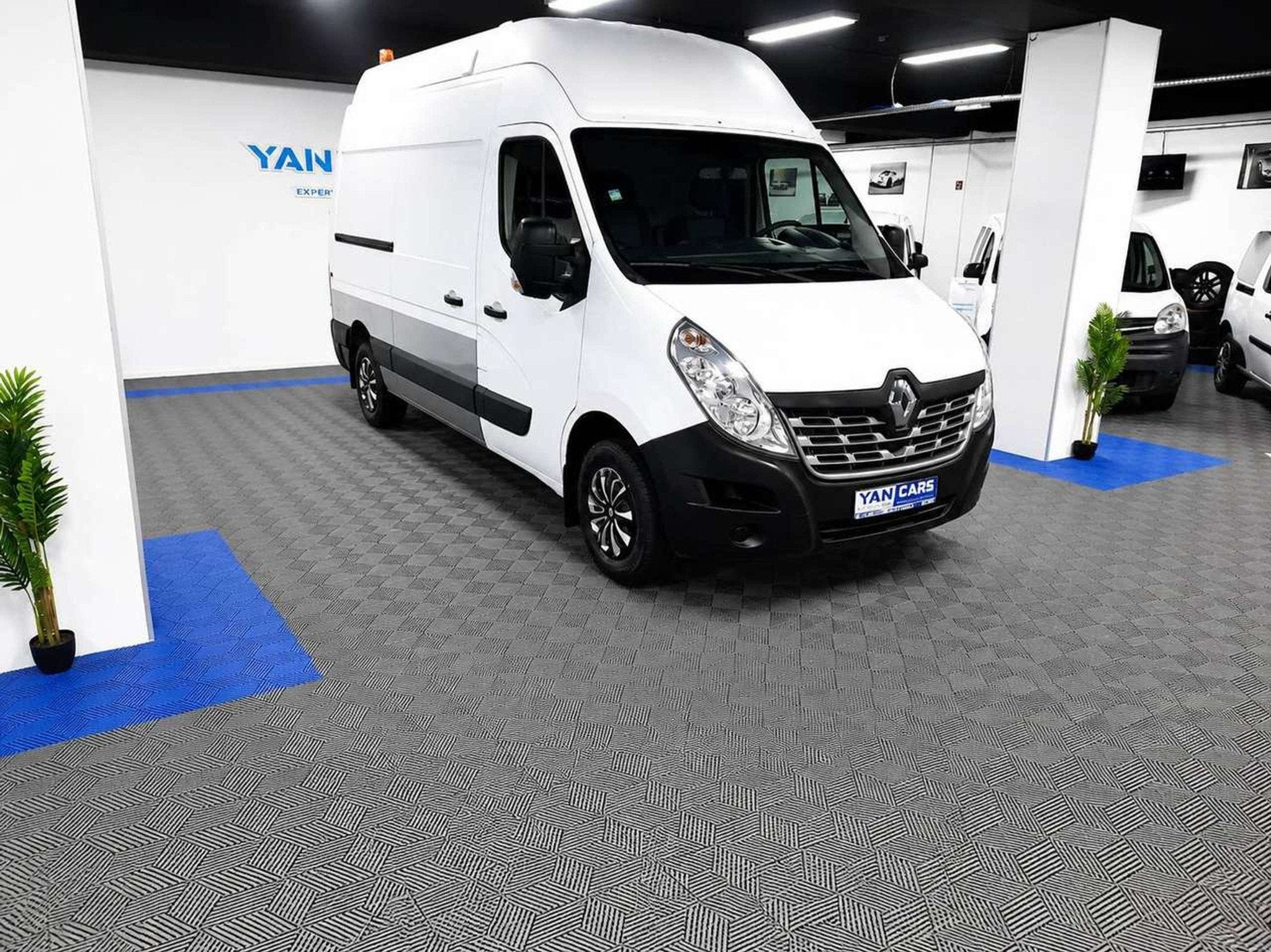 Renault Master L2H3 2.3 dCi 131 ch — FAIBLE KM (80 900 km), Voorwielaandrijving, Gebruikt, 4 cilinders, Wit