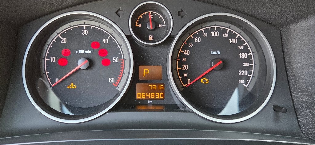 Opel Zafira 1.9cdti "Cause déçès! 64.000km!! Automatique!, Autos, Opel, Achat, https://public.car-pass.be/vhr/9c425b65-e161-446f-9c1b-9cf3345b0622