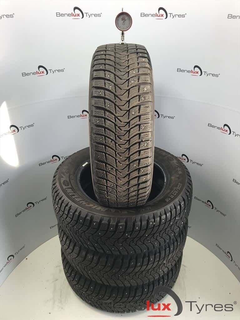 winter spijkerbanden 205/60R16 Michelin 205/60 R16 205/60/16, Autos : Pièces & Accessoires, Pneus & Jantes, Pneus hiver, -, 16 pouces