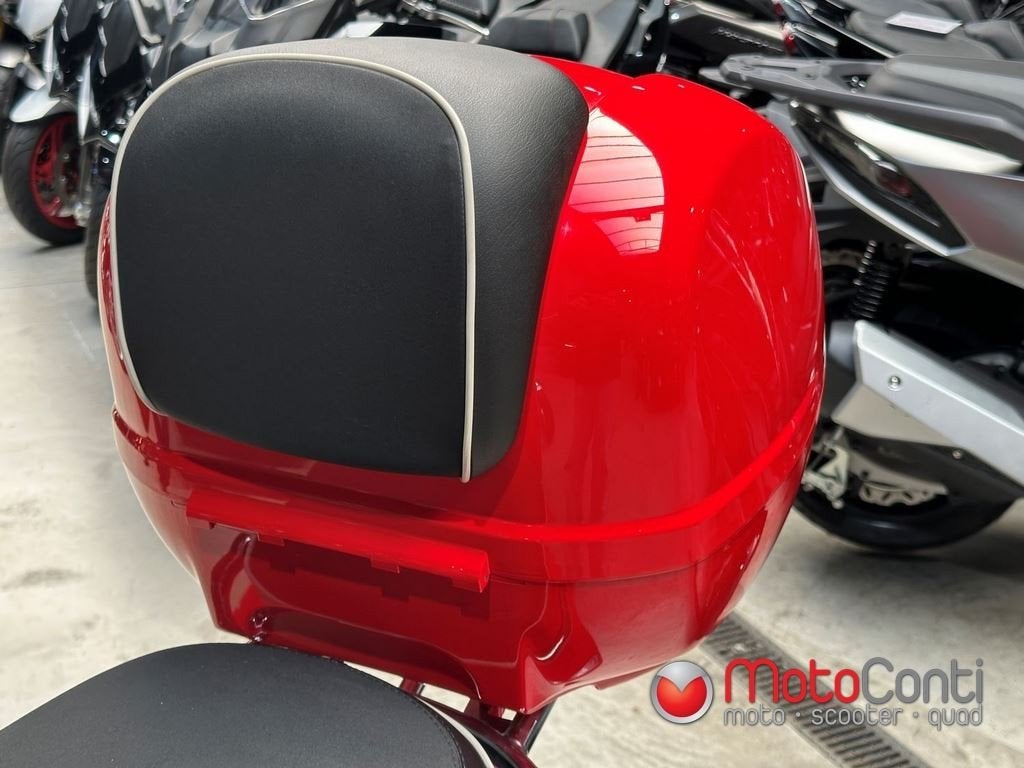 Vespa GTS 125 Super ABS 2026 [8312 km], Ophalen, Vespa S, 125 cc, Zo goed als nieuw