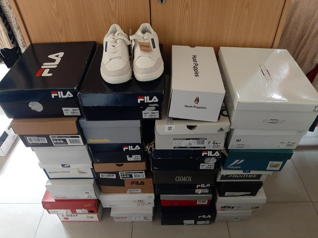 29 paar nieuwe sneakers maat 37 dames , 9 foto's, Ophalen of Verzenden, Nieuw, Sneakers