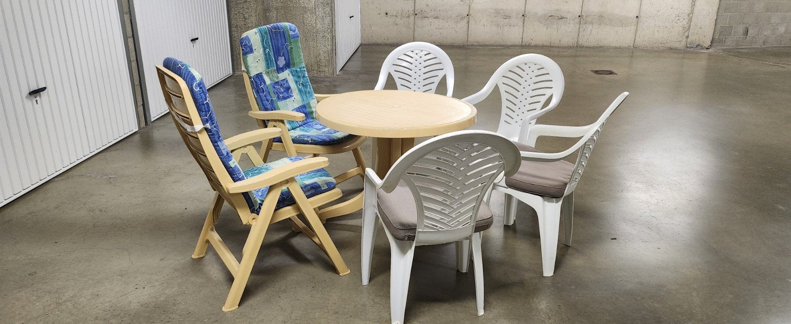 Tuinstoelen met tafel., Tuin en Terras, Ophalen, Zo goed als nieuw, Kunststof, Inklapbaar