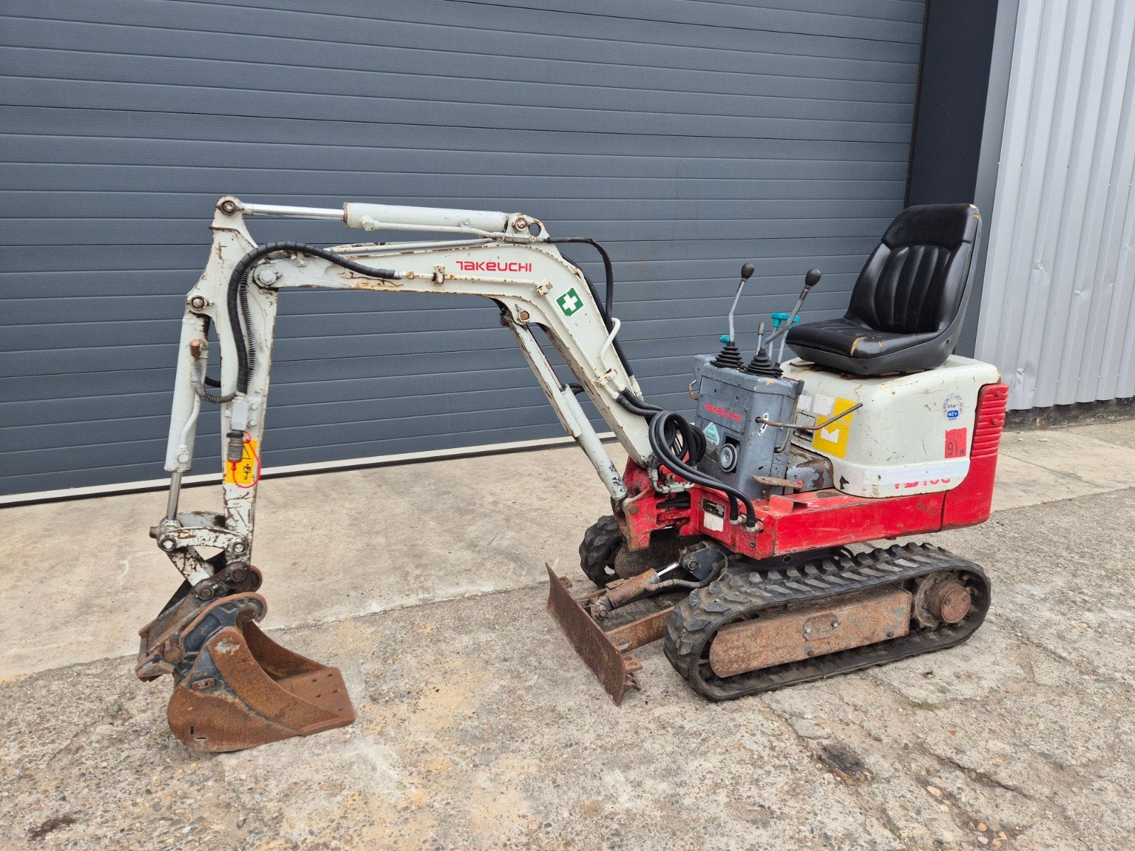 Takeuchi TB108 Minigraver Graafmachine, Ophalen