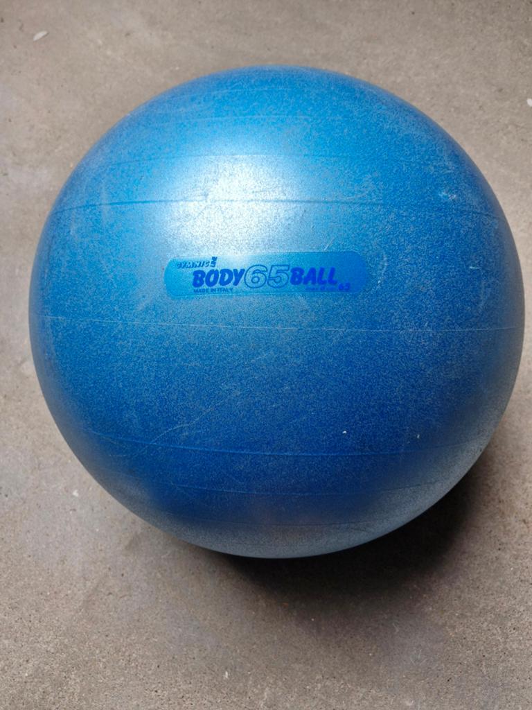 Ballon de fitness ou de siège bleu diamètre 65, Enlèvement