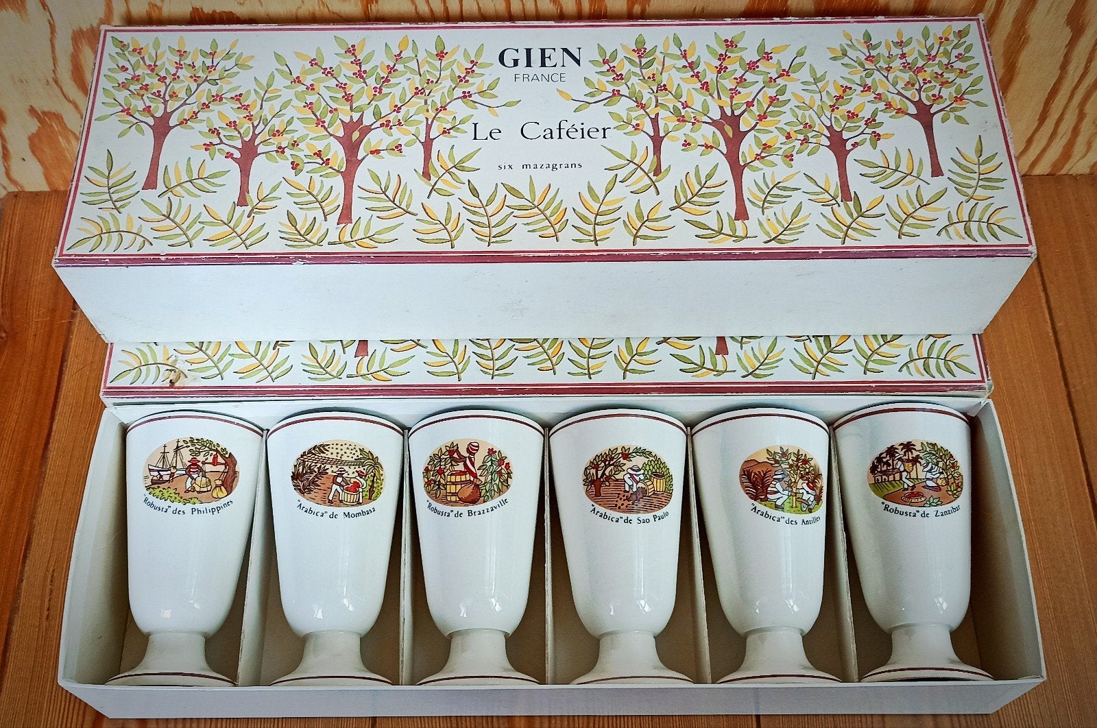Tasses à café en porcelaine de Gien, Antiquités & Art, Enlèvement