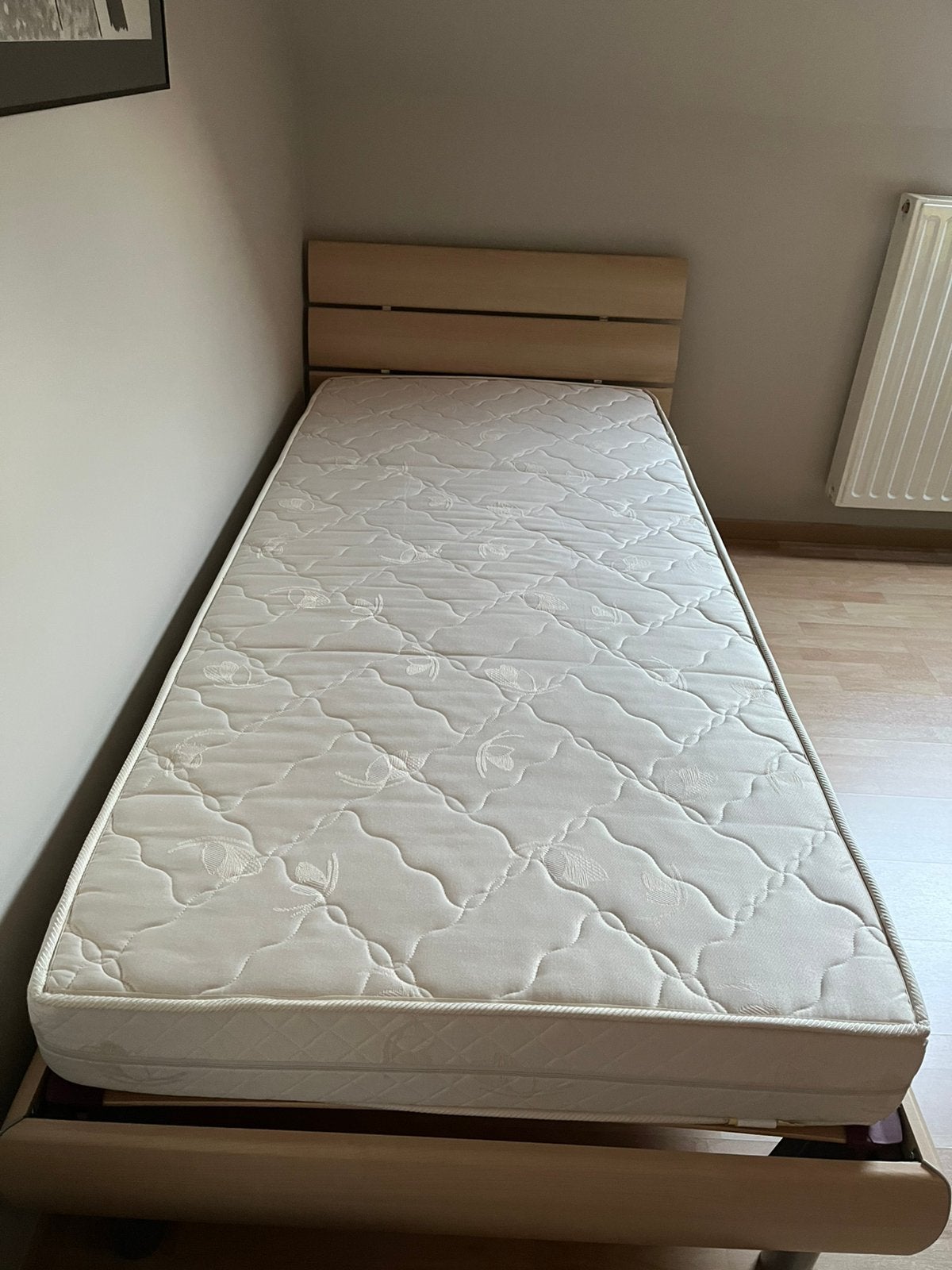 MOET WEG : Eenpersoonsbed + lattenbodem + matras, 90 cm, Beige, Une personne, Enlèvement