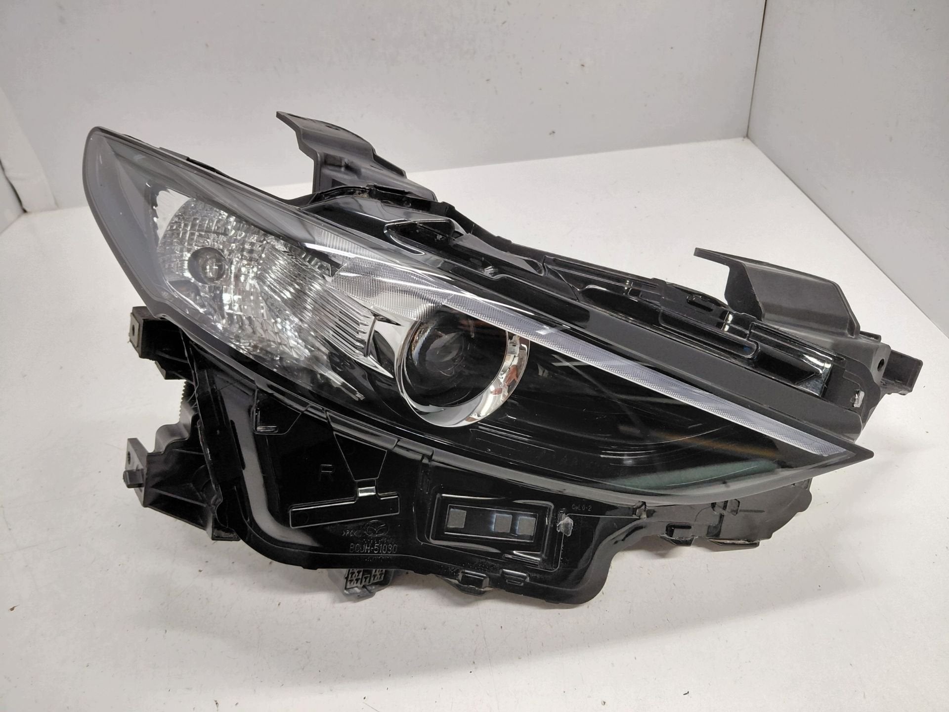 Phare droit Mazda 3 IV BP, Shinchi, Fuchu-Cho 3-1
730-8670  Hiroshima, Mazda Motor Corporation, Info@mazda.co.jp, Mazda