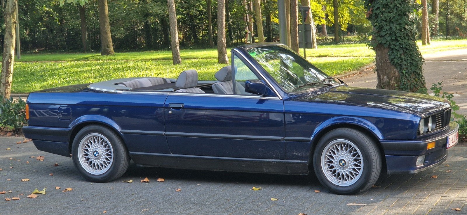bmw e30 cabrio oldtimer 318i, Autos, Achat, Cabriolet, Boîte manuelle, 2 portes
