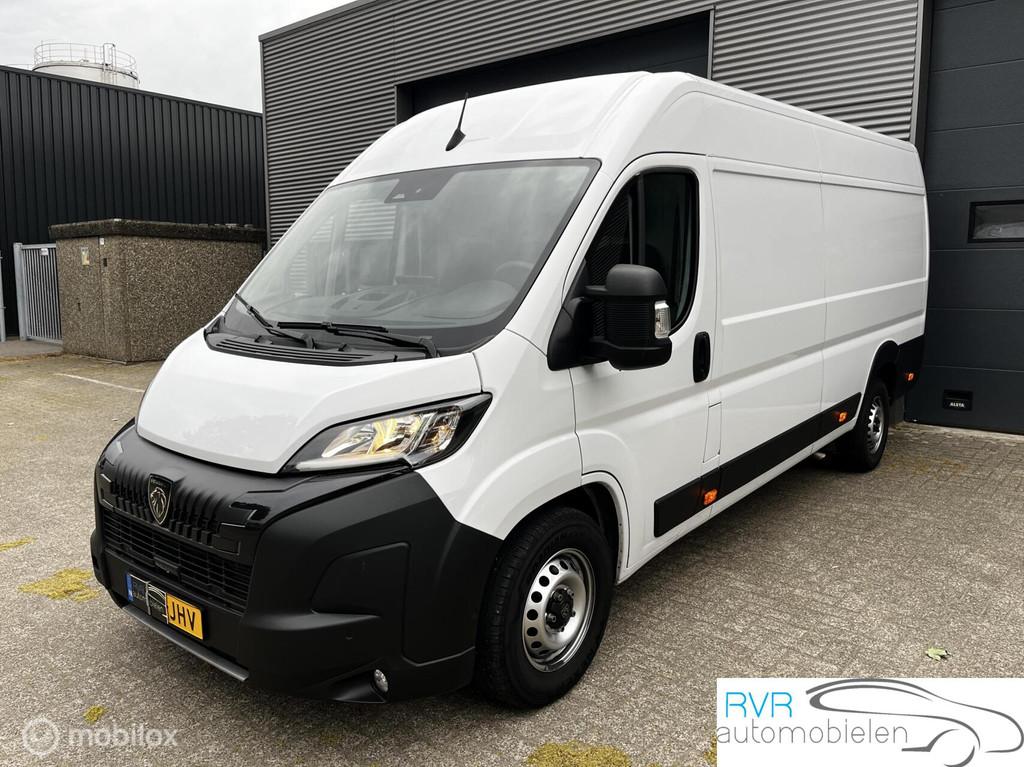Peugeot Boxer Bestel 2.2 BlueHDi L4H3 AUTOMAAT/CAMERA/180PK, Auto's, Stof, Zwart, 4 cilinders, 3000 kg