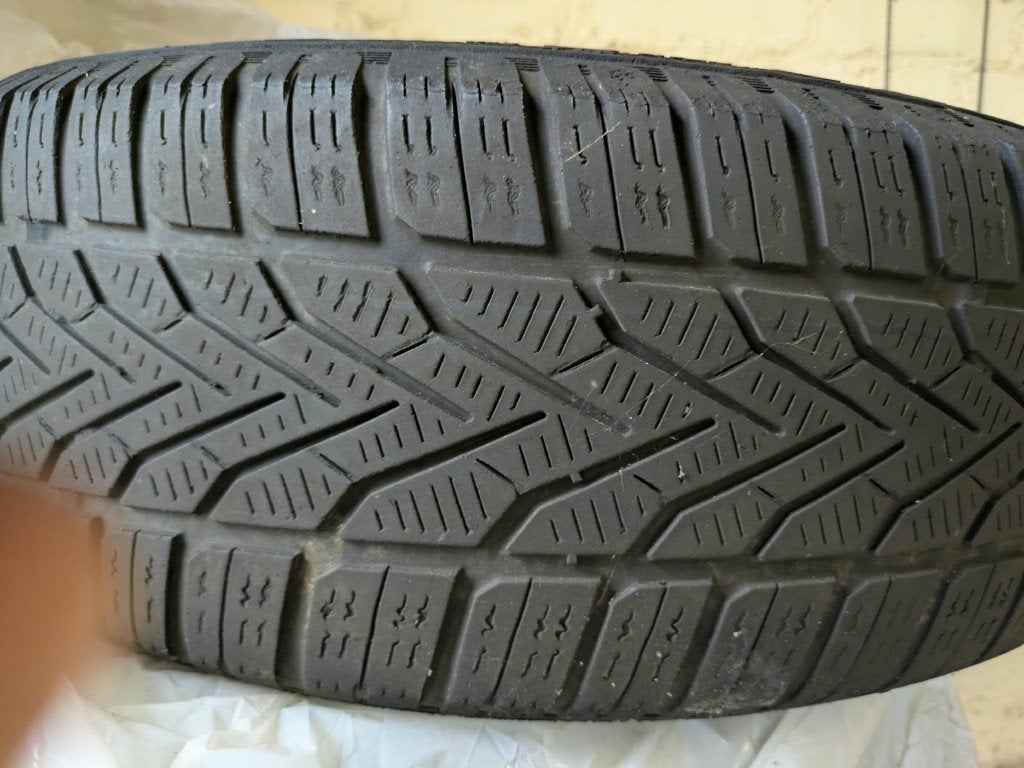 lot 4 pneus hiver pour Dacia Sandero, Autos : Pièces & Accessoires, Pneus hiver, Pneu(s), Enlèvement, Utilisé