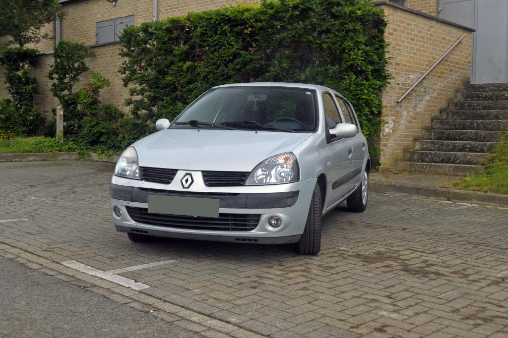 Renault Clio essence 5-portes contrôleTH carpass, Argent ou Gris, Achat, 139 g/km, Entreprise