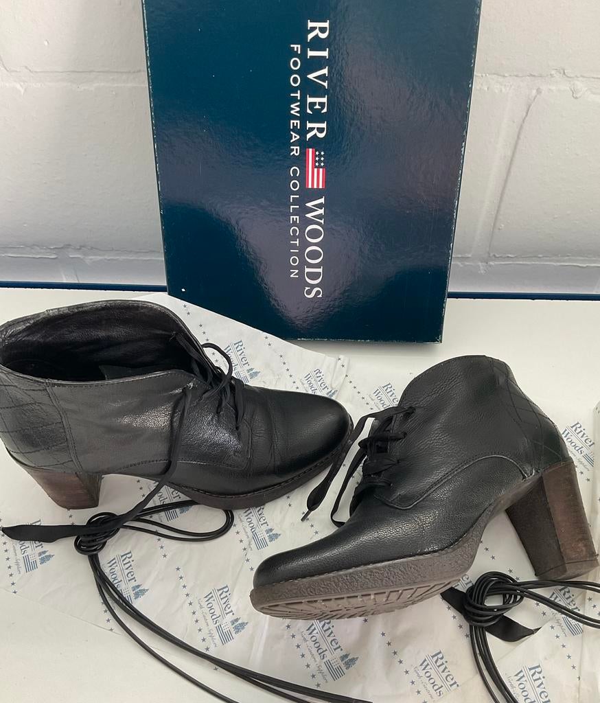 Chaussures Black River Woods taille 39, Enlèvement ou Envoi, Autres types, Porté, Noir