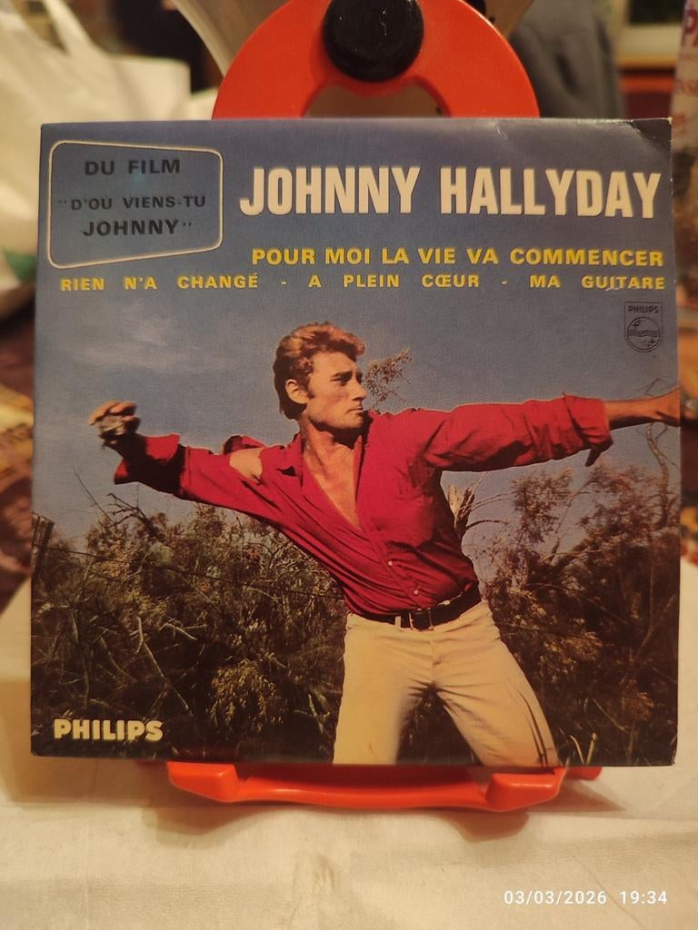 CD van Johnny Hallyday.
„Voor mij staat het leven op het pun, Ophalen of Verzenden, Zo goed als nieuw, Overige formaten, Rock-'n-Roll