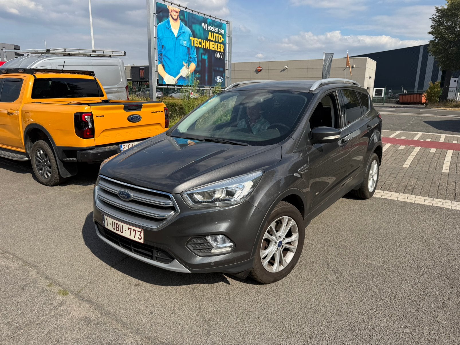 Ford Kuga 2018 - 1.5i Automaat 240.000km Showroom staat TOP, Offres d'emploi