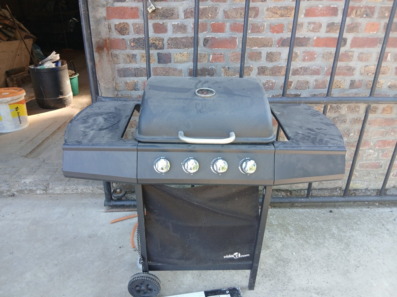 Gas bbq, Ophalen