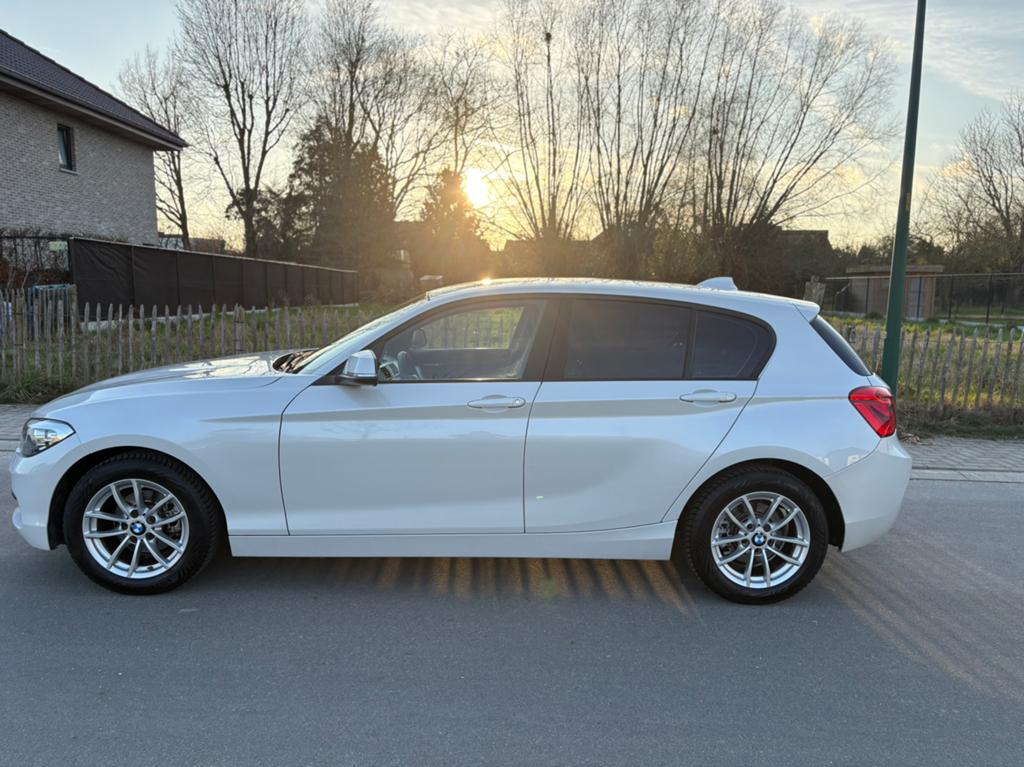 BMW 116D///79000km/automaat/Navi/airco/Bluetooth/carplay, Autos, BMW, Entreprise, Garantie prolongée, Noir, 5 portes