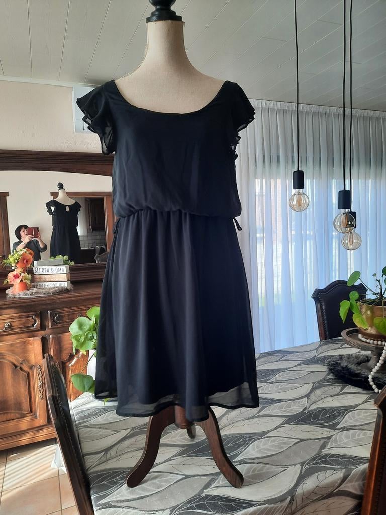 Kleedjes maat M uit te kiezen aan 3eu/stuk, Overige kleuren, Zo goed als nieuw, Vero Moda ,, Ophalen