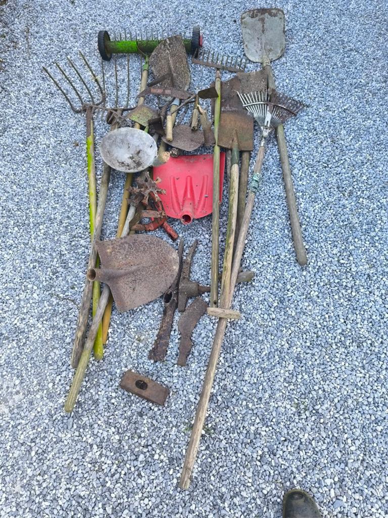 Lot outils de jardin, Enlèvement
