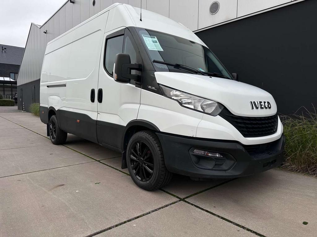 Iveco Daily L3H2 (201) €20660,- netto, Auto's, Bestelwagens en Lichte vracht, 0 kg, Euro 6, 2287 cc, Iveco