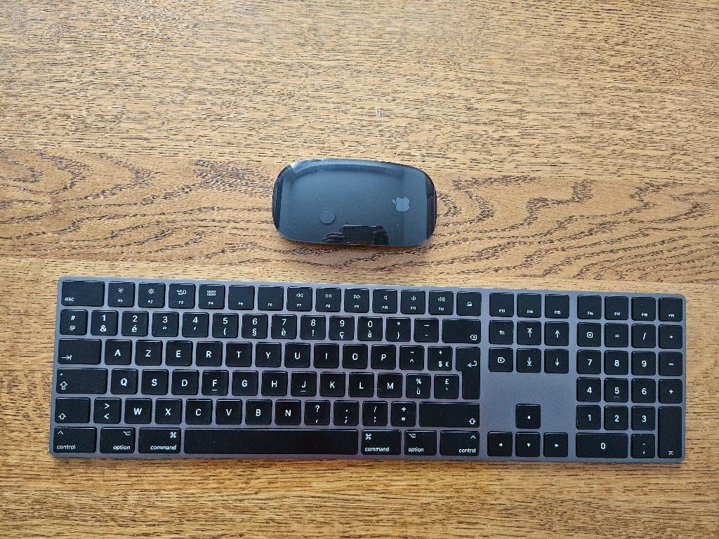 Clavier et souris Apple noirs, Azerty, Comme neuf, Enlèvement, Apple