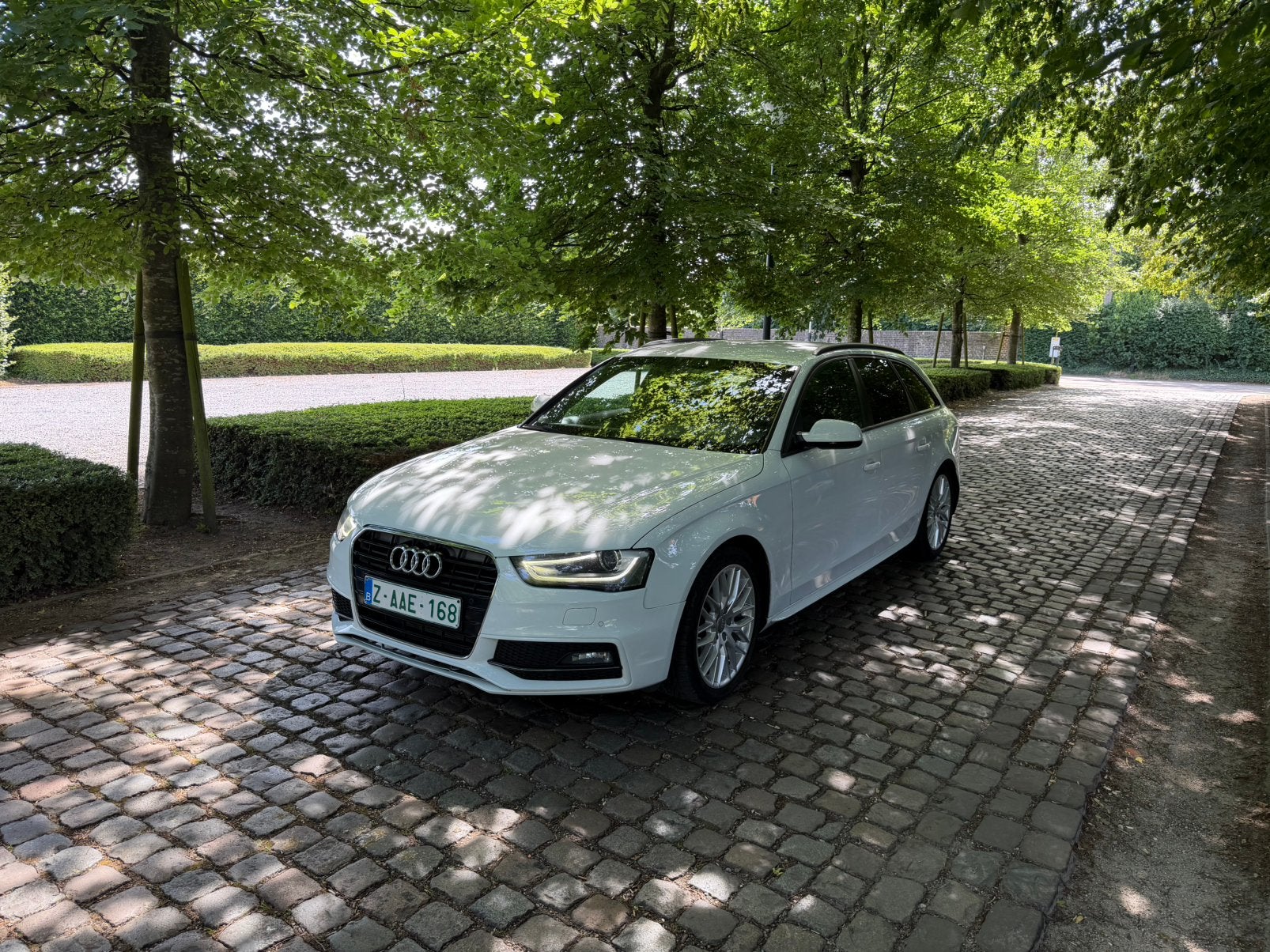 AUDI A4 2.0 TDI *S-LINE*AUTOMATIC*EURO6b*150 PK*NAVI*XENON*, Autos, https://public.car-pass.be/vhr/d883c69d-4c72-4f7c-b097-fe357384a02f
