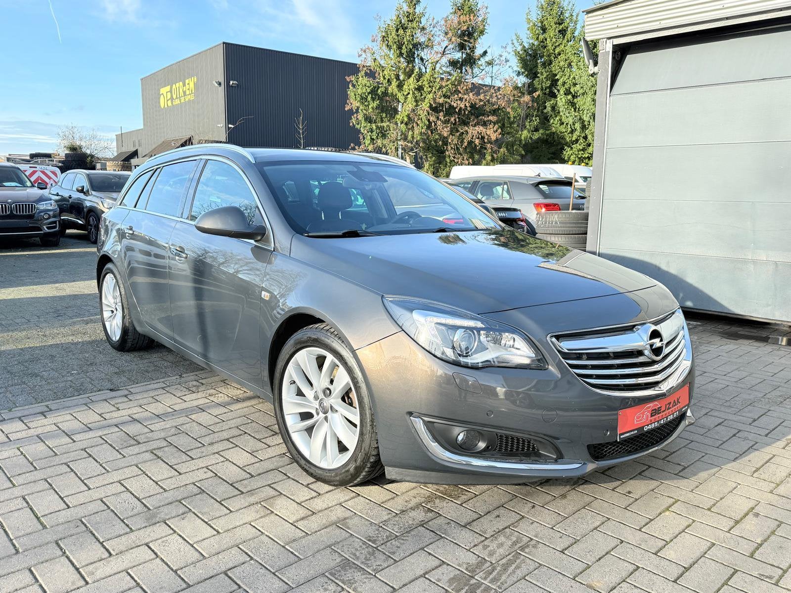 Opel Insignia Cosmo 2.0CDTi Face-Lift Xenon/Leder/Bose/Trekh, Auto's, Euro 5, Insignia, Te koop, Bedrijf