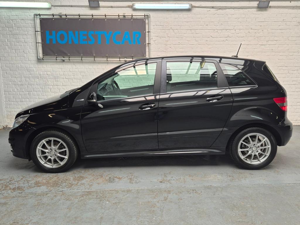 Mercedes B160 benzine euro5- 05/2011 -Super staat -GARANTIE, Auto's, Mercedes-Benz, 1498 cc, Zwart, Zwart, Handgeschakeld