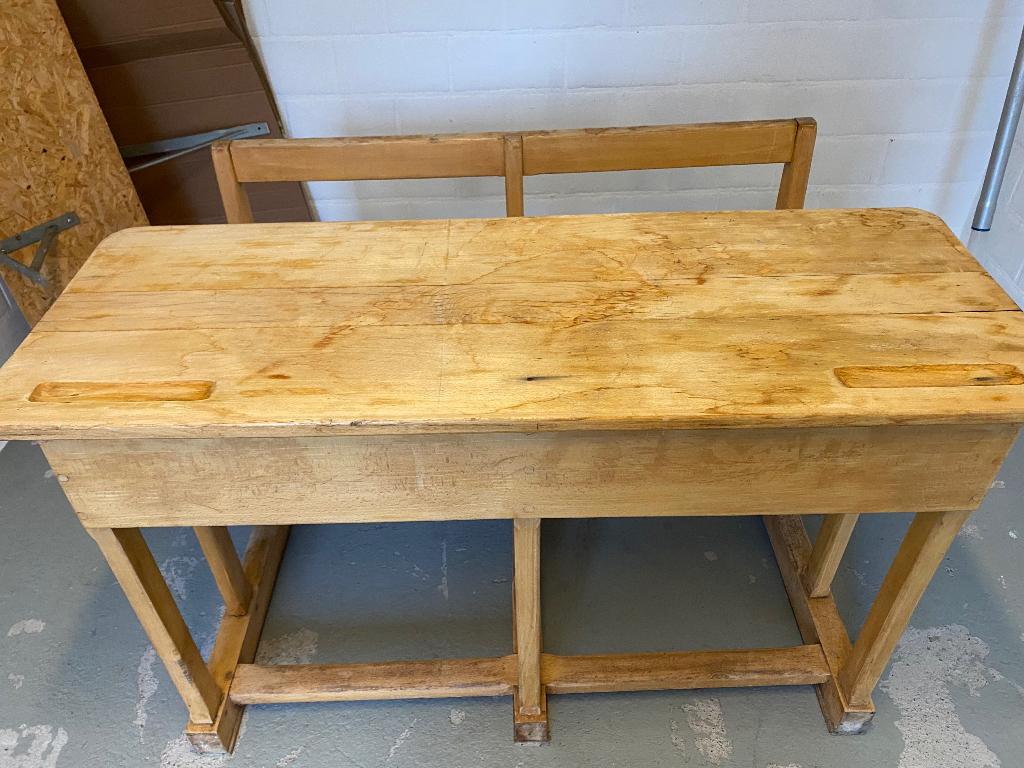 Bureau d'école, Enlèvement