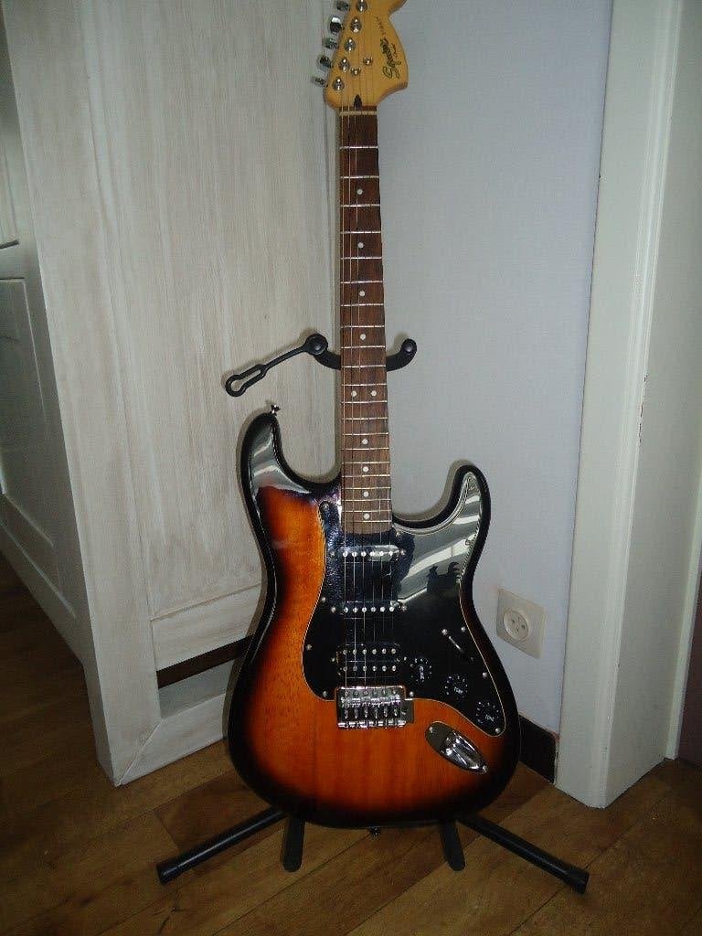 Squier STRAT, Musique & Instruments, Enlèvement, Comme neuf, Fender