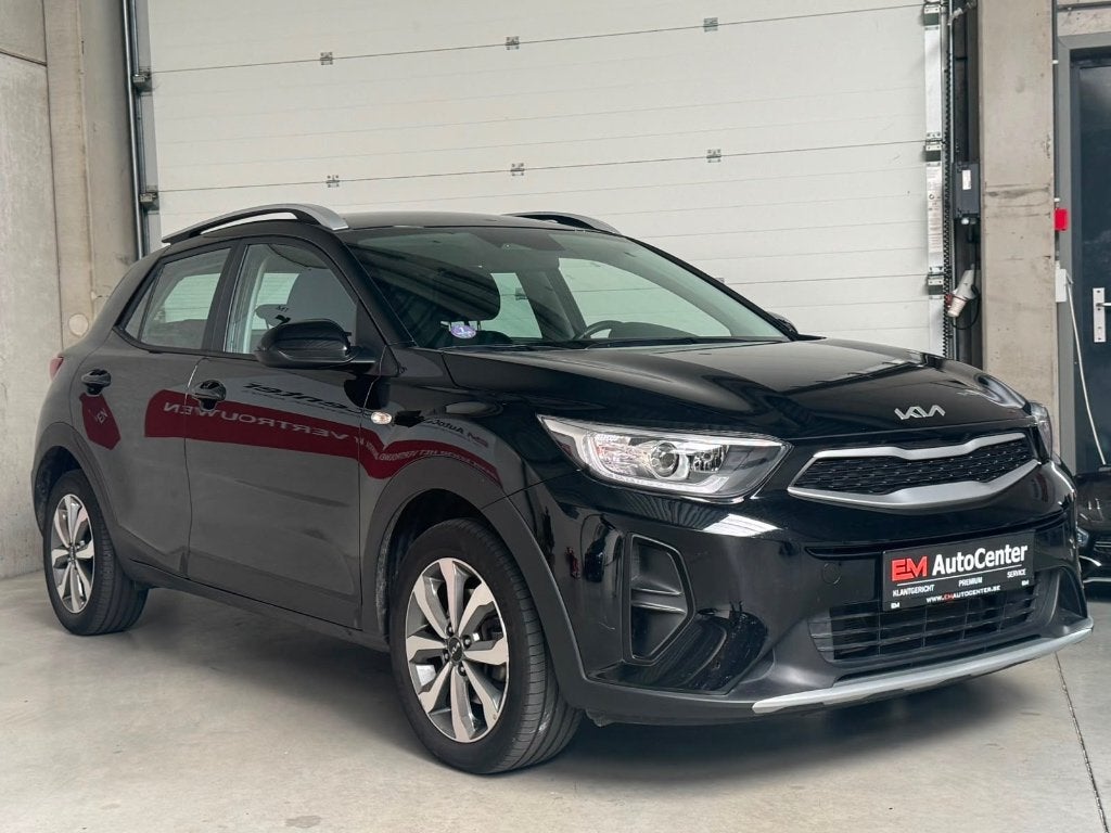 Kia Stonic 1.2i ISG Benzine 2025-Camera-LaneAssist-1Eig-BTW, Auto's, Kia, Voorwielaandrijving, Stof, Zwart, Handgeschakeld