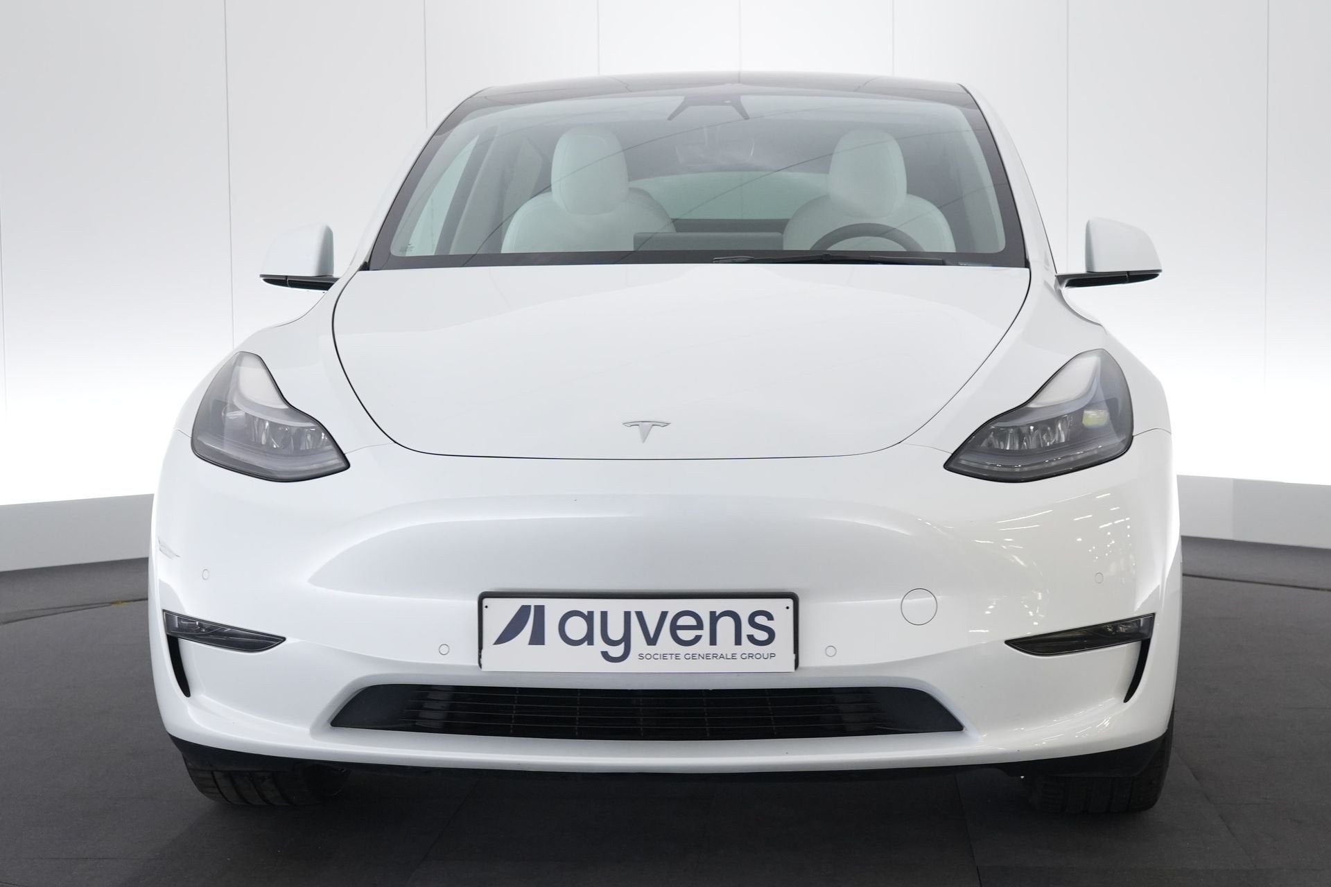 (2BJX180) TESLA MODEL Y, Autos, Tesla, Cuir, Achat, Entreprise, Carnet d'entretien