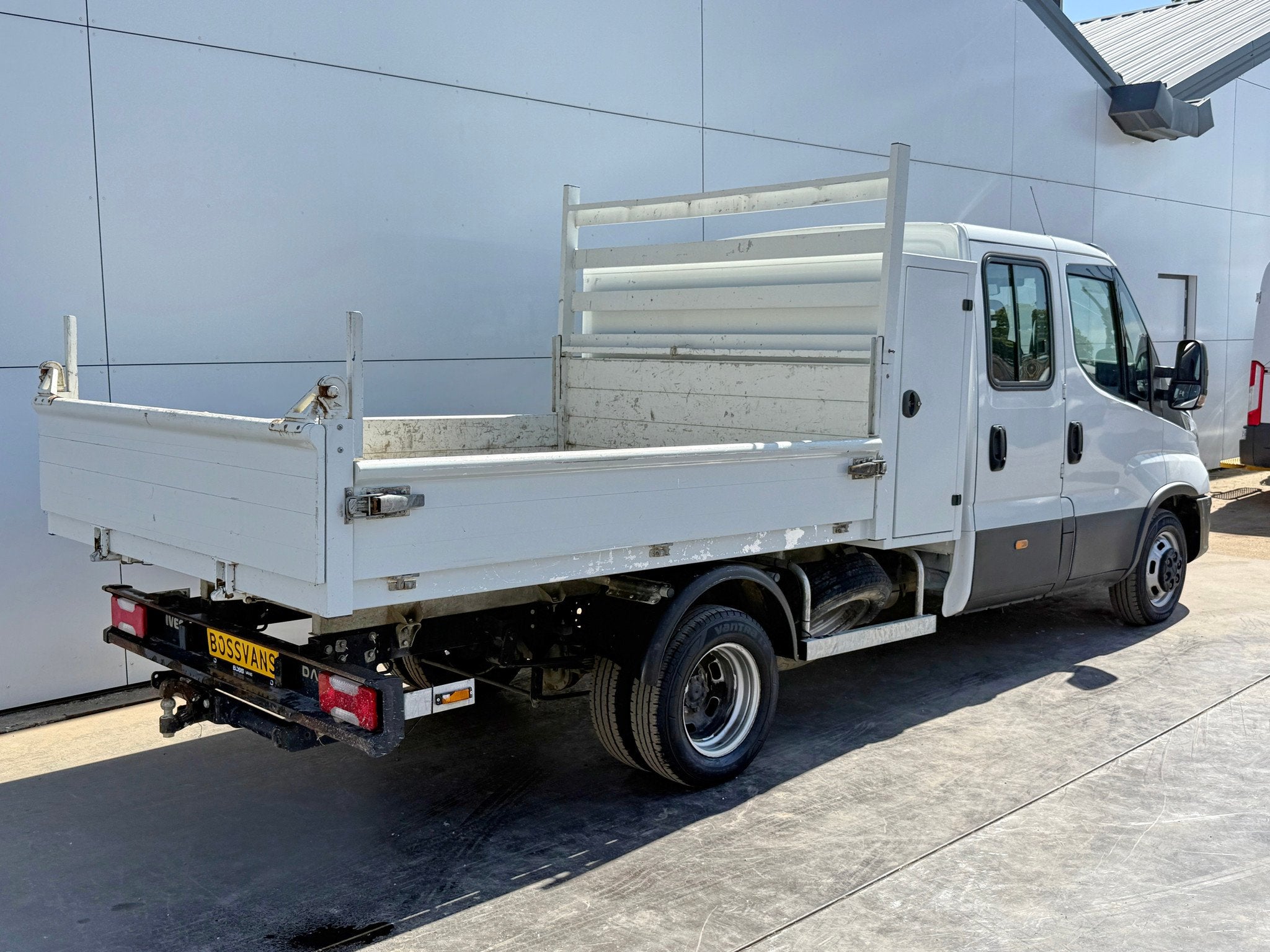Iveco Daily 35C14 2.3 Kipper Dubbele Cabine Dubbellucht 3,5t, Auto's, Gebruikt, Euro 6, Iveco, Wit