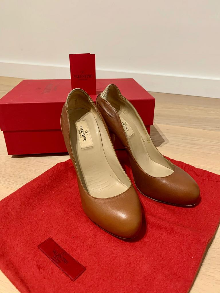Valentino pumps, Ophalen of Verzenden, Zo goed als nieuw, Pumps