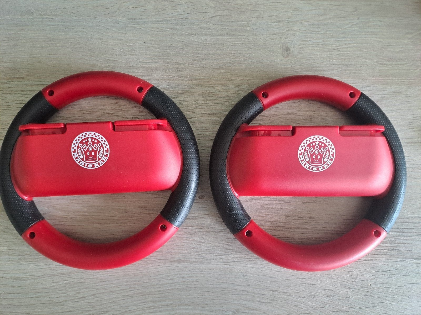2  Hori Mario Kart 8 Nintendo Switch Steering Wheel Joy-Con, Games en Spelcomputers, Ophalen, Switch