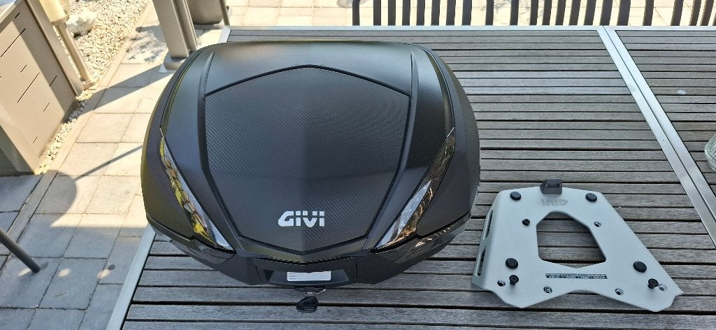 Top case Givi V47 + platine BMW R1250R, Motoren, Ophalen, Zo goed als nieuw