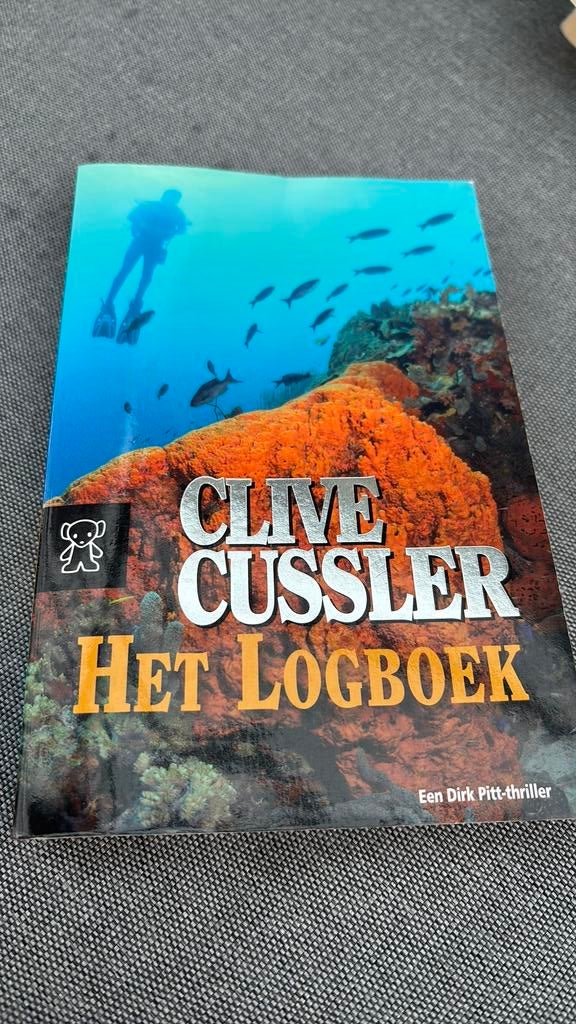 Clive Cussler - Het logboek, Boeken, Ophalen of Verzenden, Clive Cussler