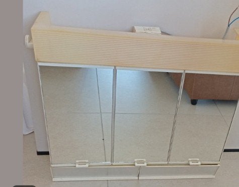 medicijn - badkamerkastje met 2 spiegeldeurtjes en 2 lades, Ophalen, Gebruikt